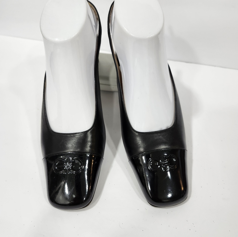 Salvatore Ferragamo Black Leather Slingback Pumps Size 8 Like New Condition